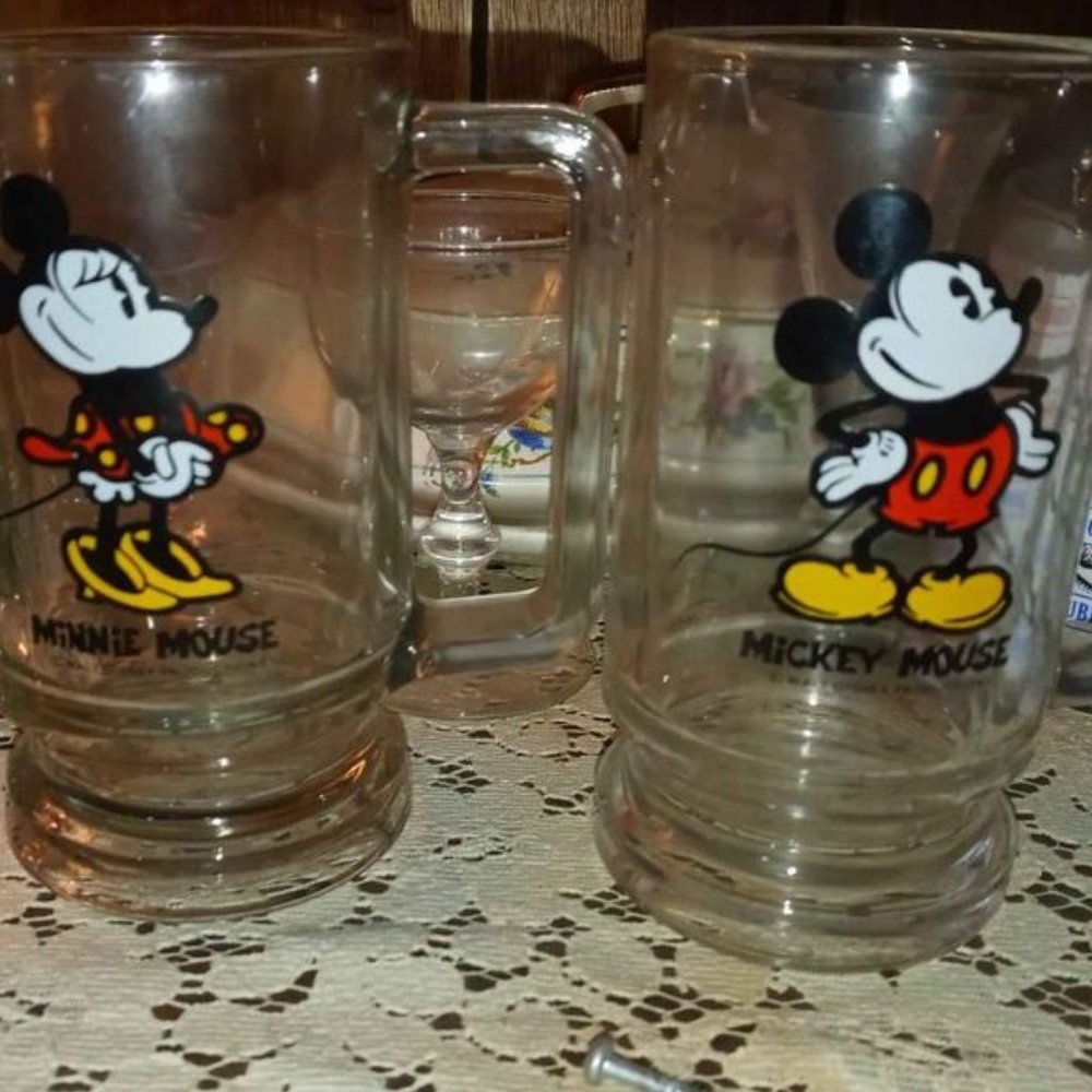 70's era Mickey & Minnie Glass Mugs